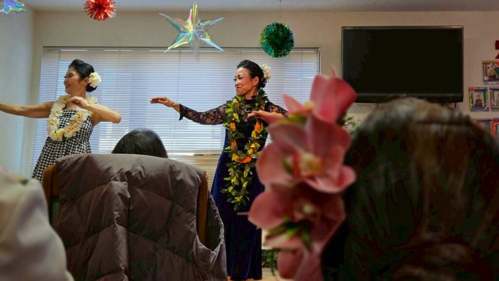 デイサービスイベント「フラダンス」